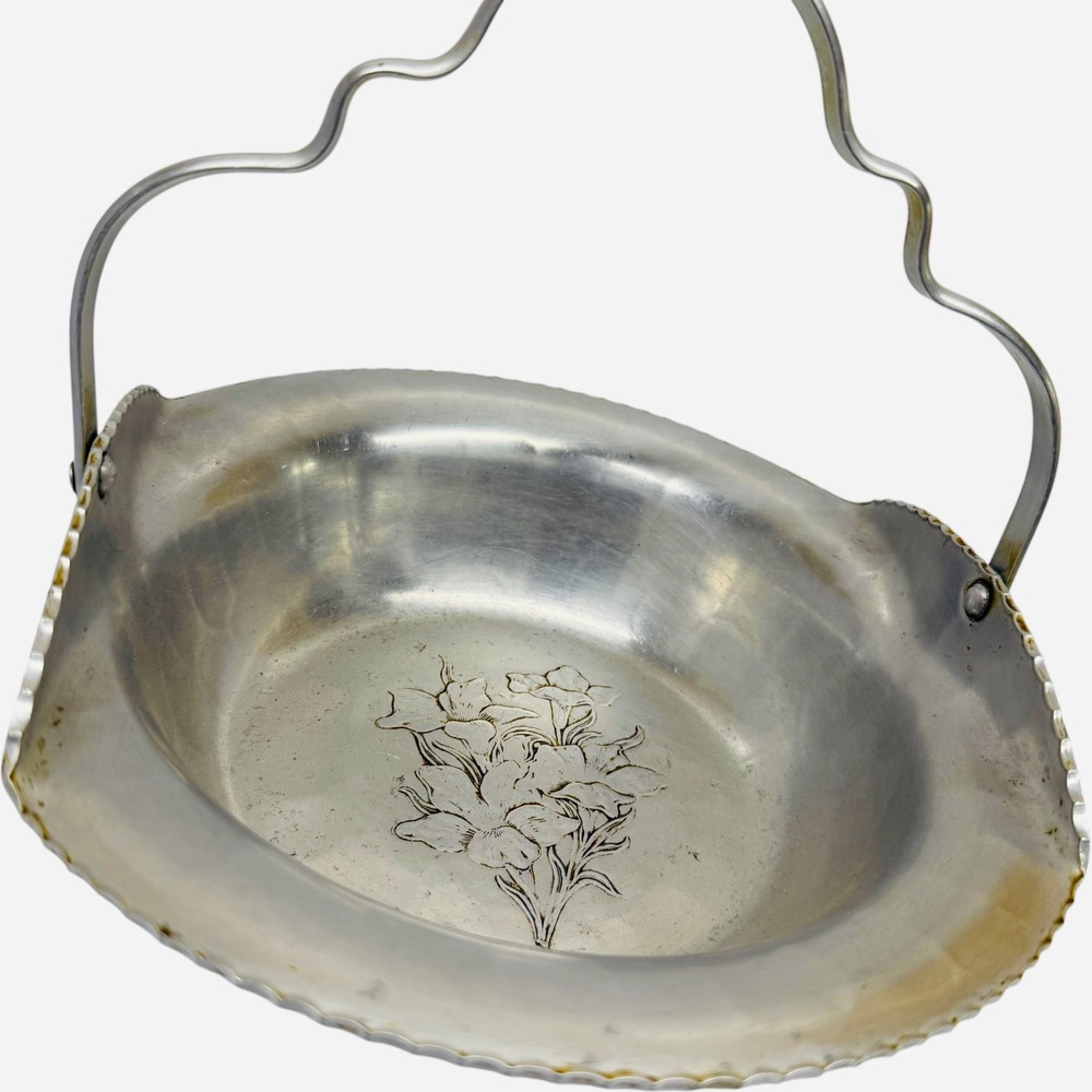 Federal Silver Co Hand Wrought Aluminum Basket Floral Lily Scalloped Bowl Vtg